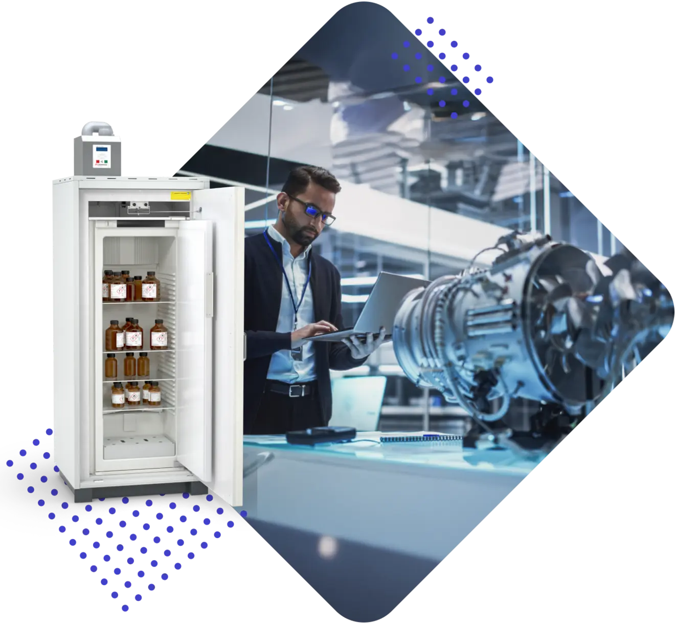 Ein Laborraum mit einem Kühlschrank für Proben und einem Mann, der an einem Laptop arbeitet. Im Hintergrund ist ein großes technisches Gerät zu sehen.